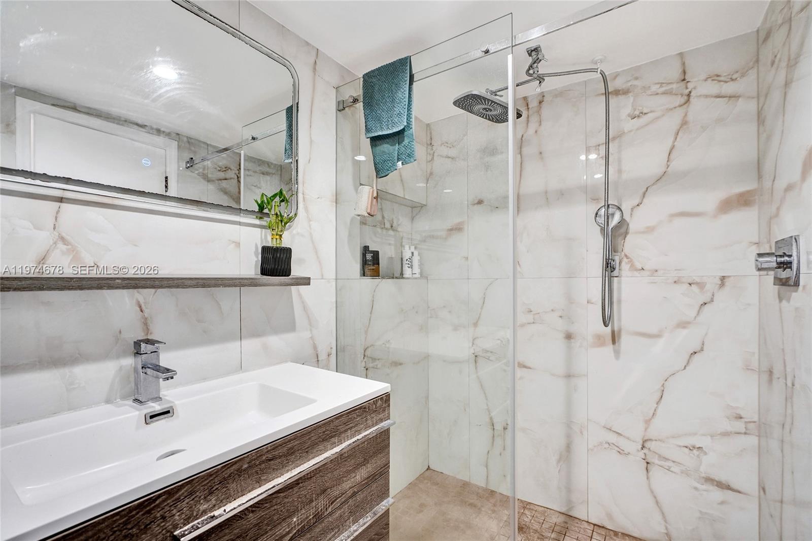 COMMODORE PLAZA CONDO - Residential