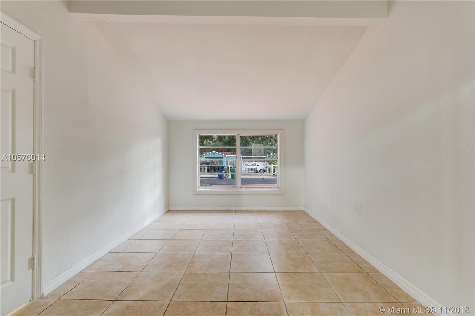 PINE TREE PARK - Residential