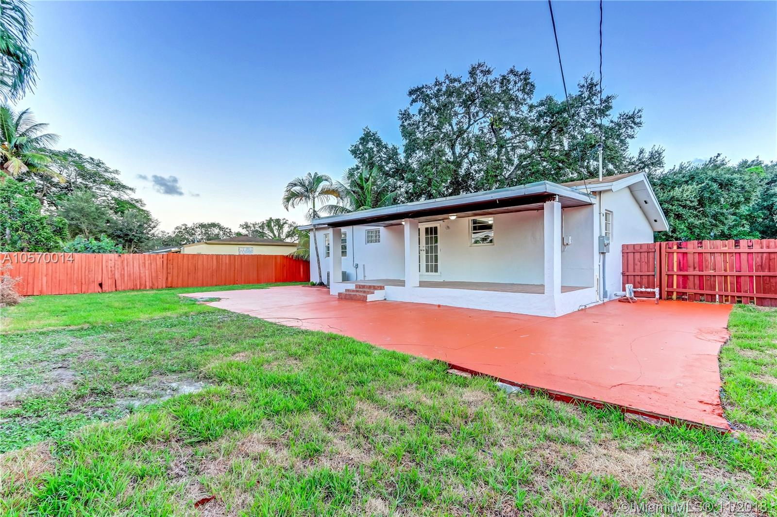 PINE TREE PARK - Residential