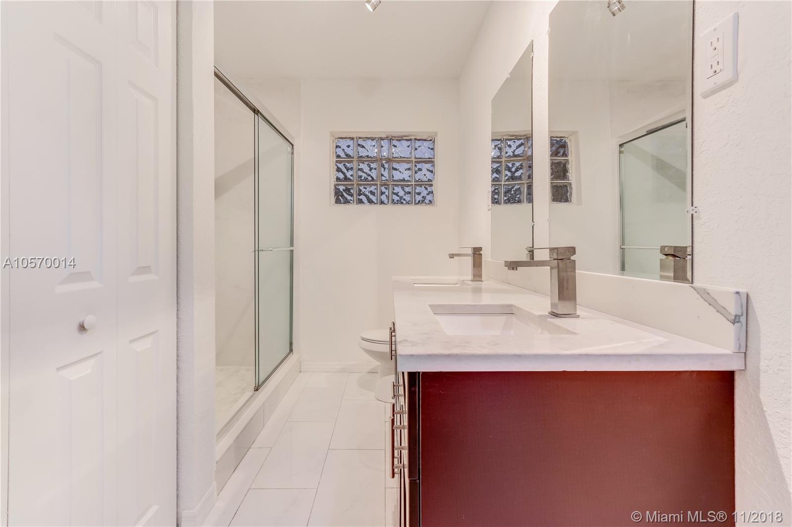 PINE TREE PARK - Residential