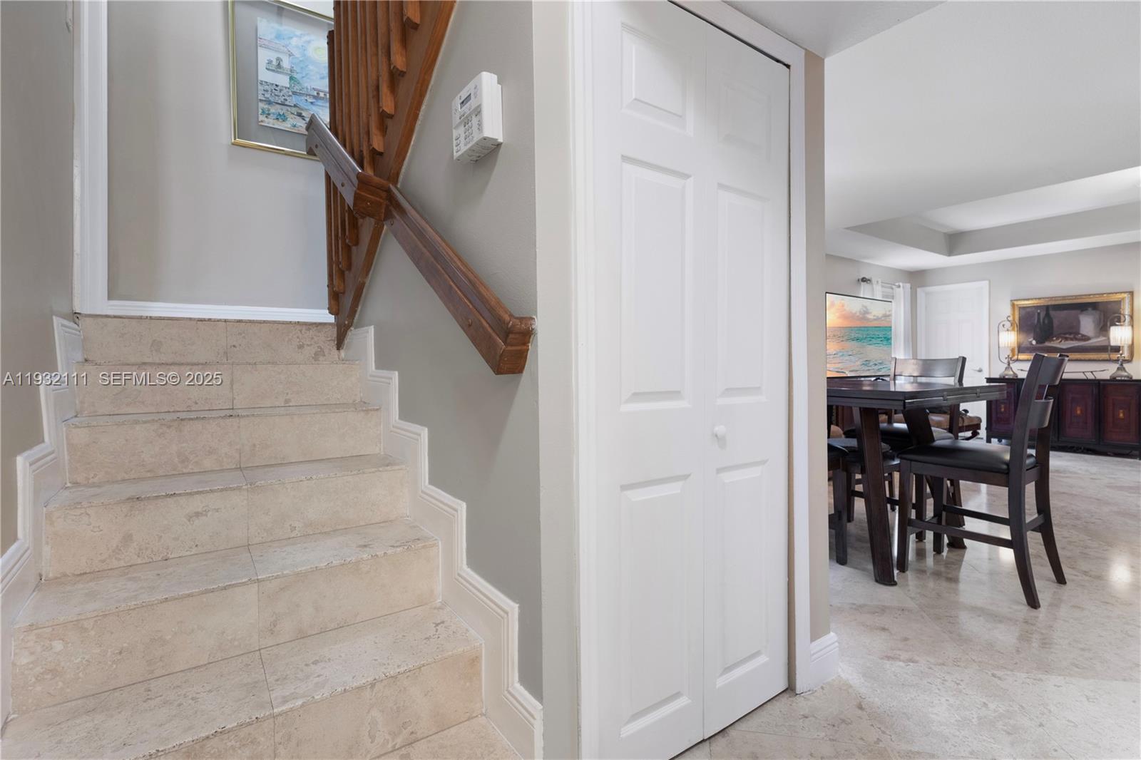 ROADS END VILLAGE CONDO - Residential