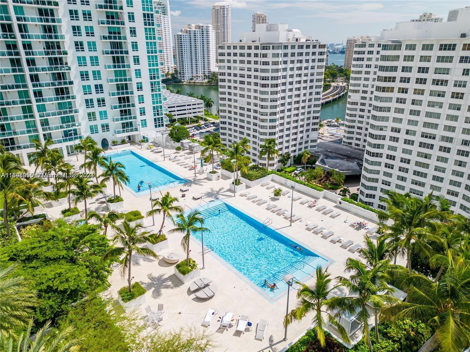 Property for Sale at 950 Brickell Bay Dr 802, Miami, Broward County, Florida - Bedrooms: 1 
Bathrooms: 1  - $420,000