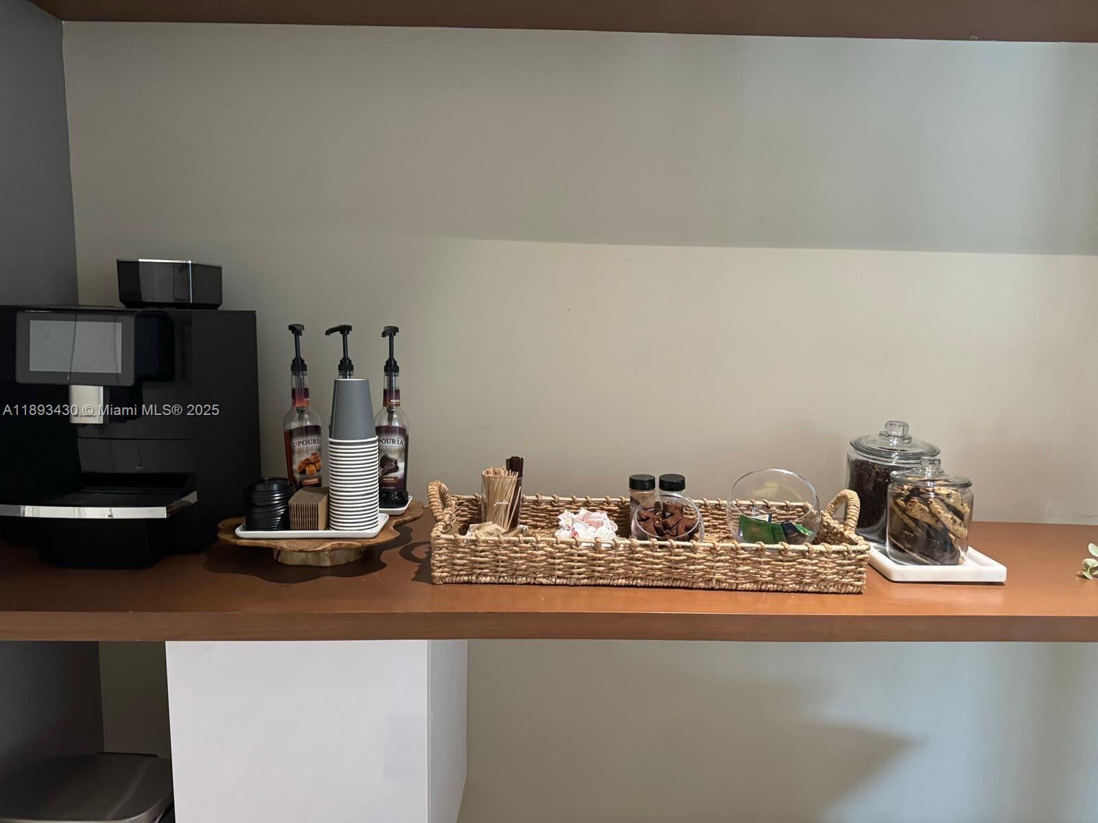 ENGLEWOOD - Residential Lease