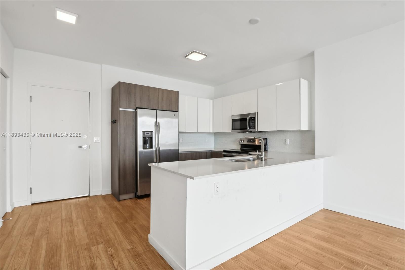 ENGLEWOOD - Residential Lease