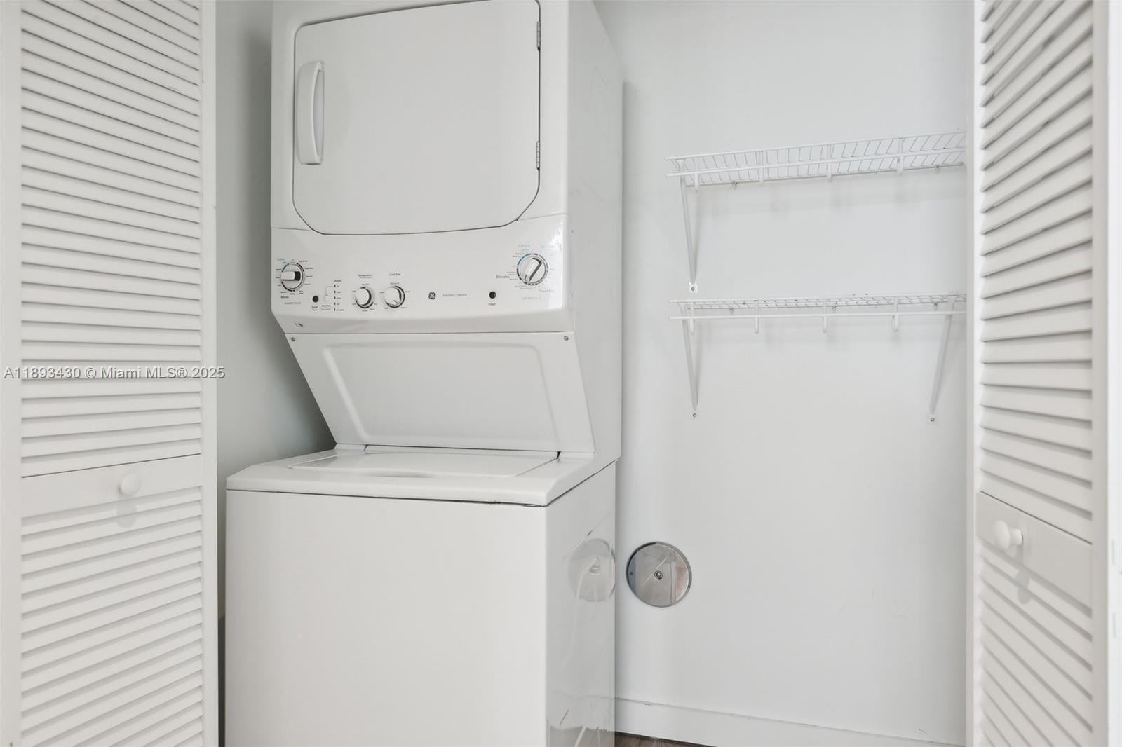 ENGLEWOOD - Residential Lease