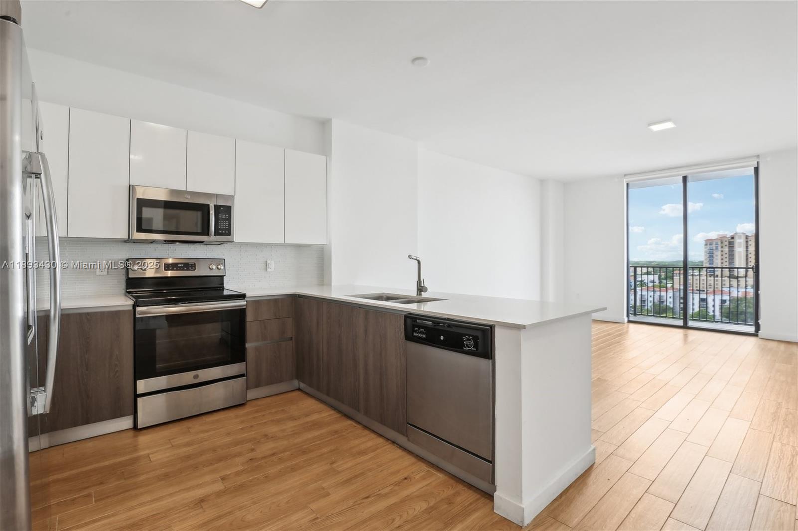 ENGLEWOOD - Residential Lease