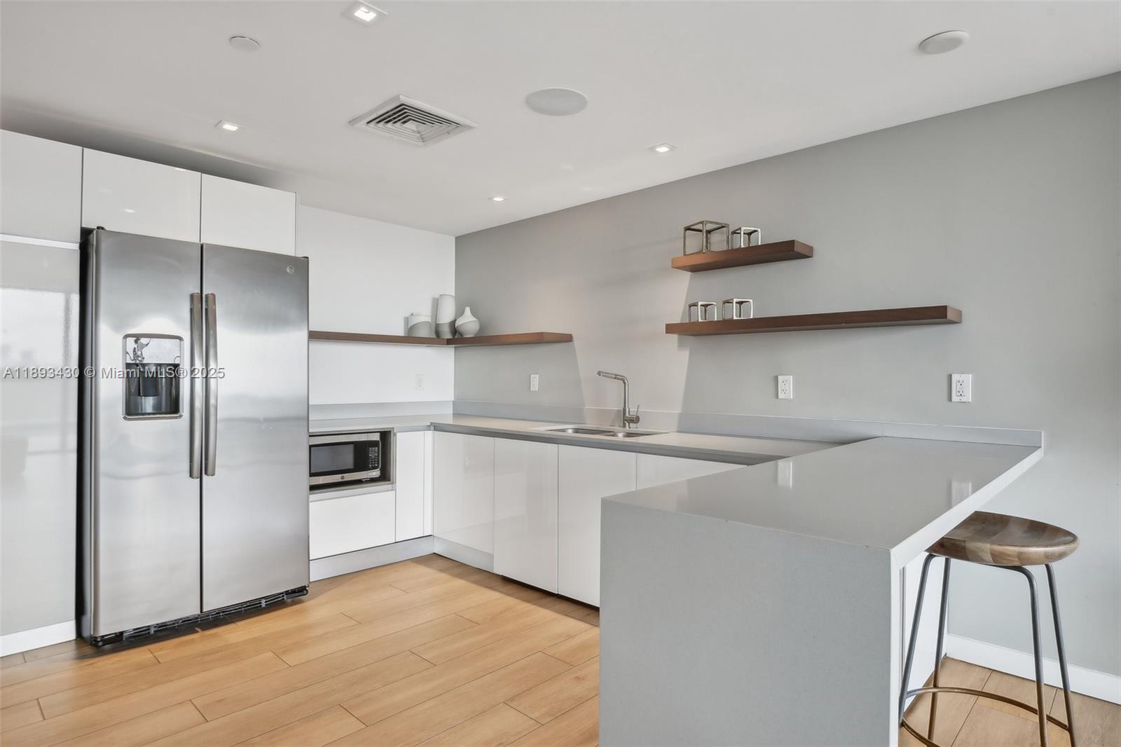 ENGLEWOOD - Residential Lease