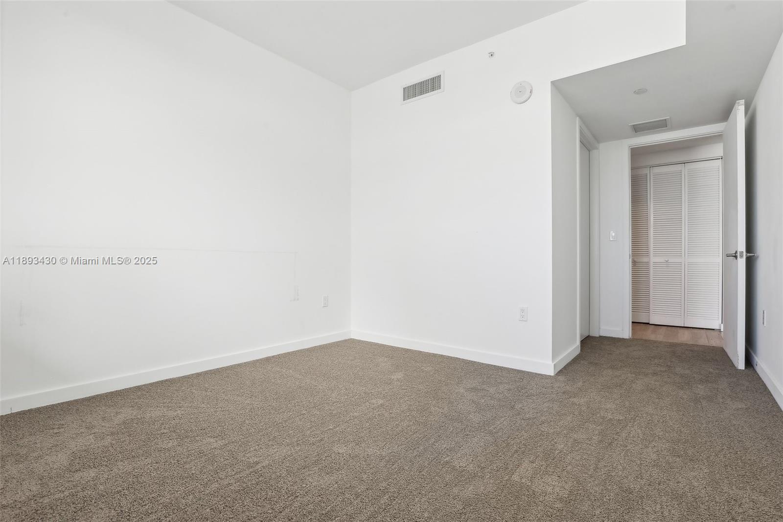 ENGLEWOOD - Residential Lease