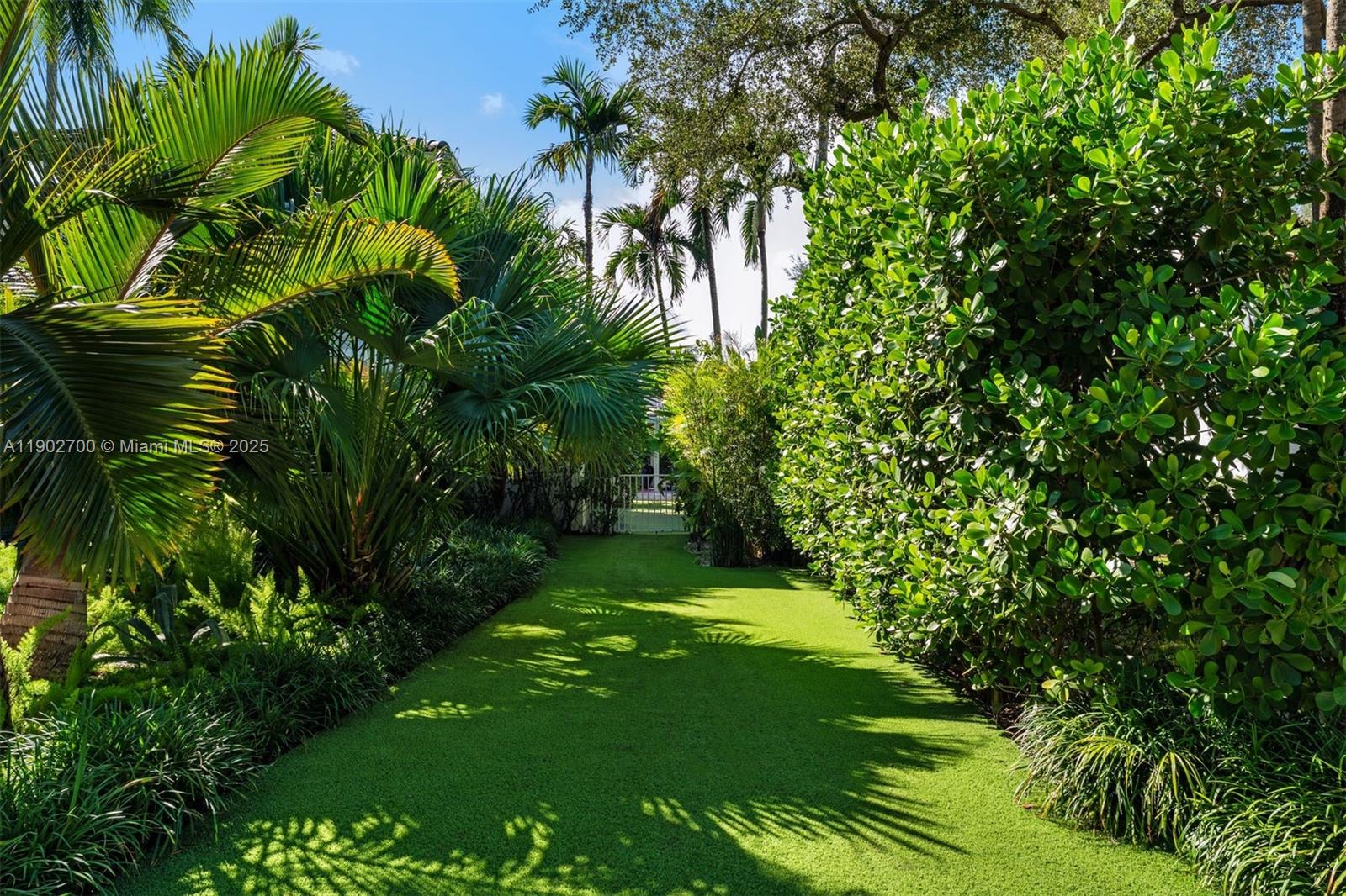 THE PALM ESTATES - Residential