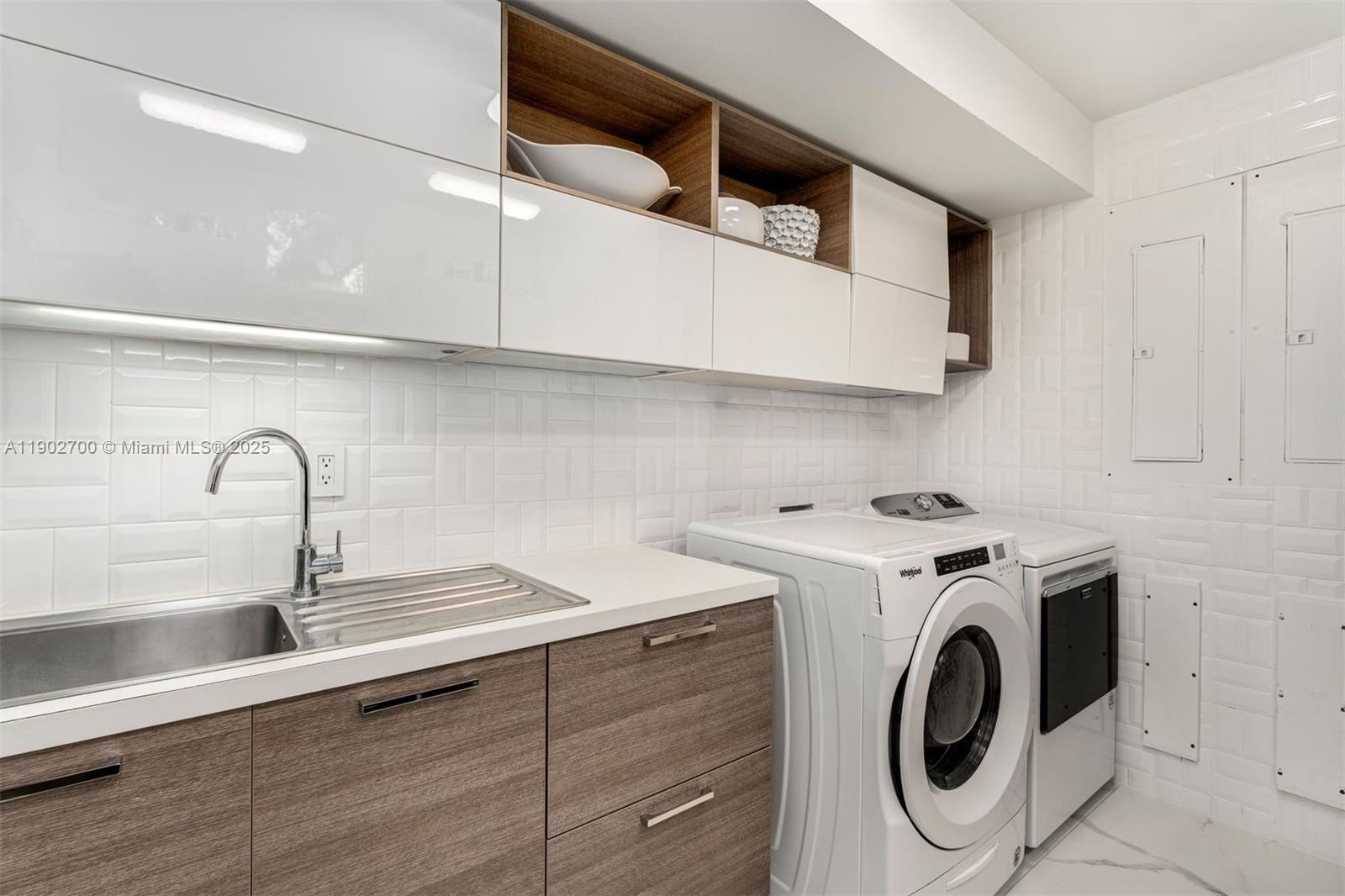 THE PALM ESTATES - Residential