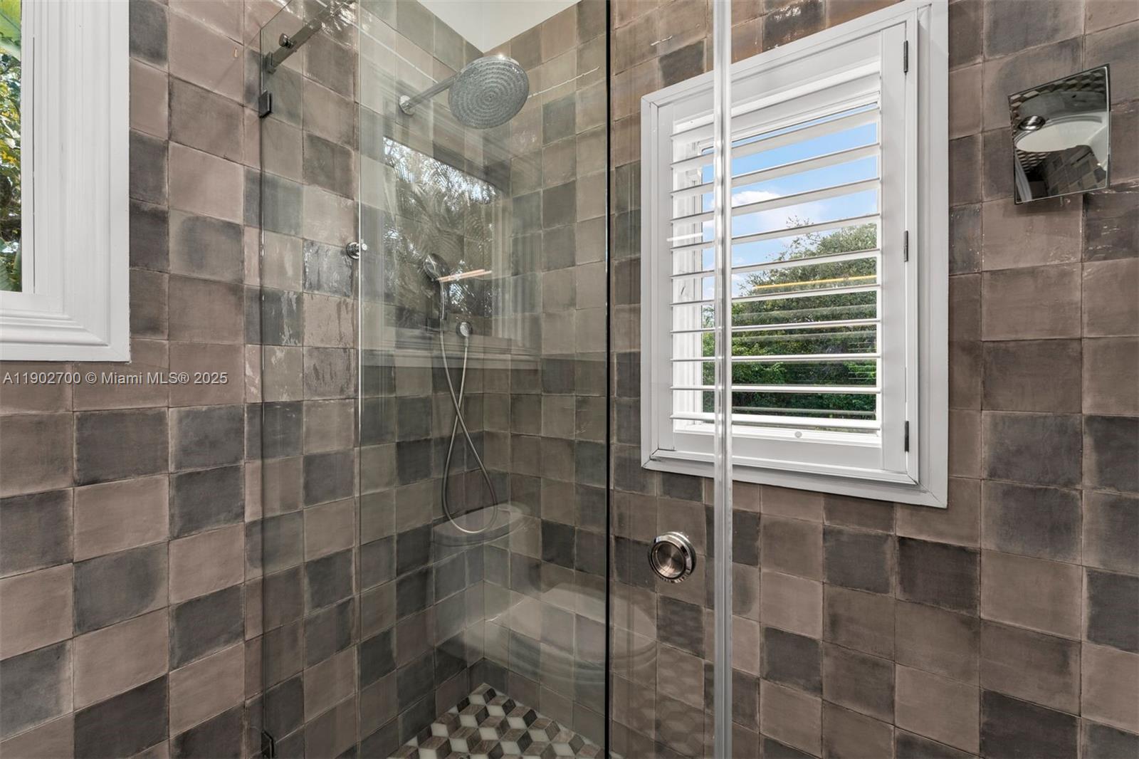 THE PALM ESTATES - Residential