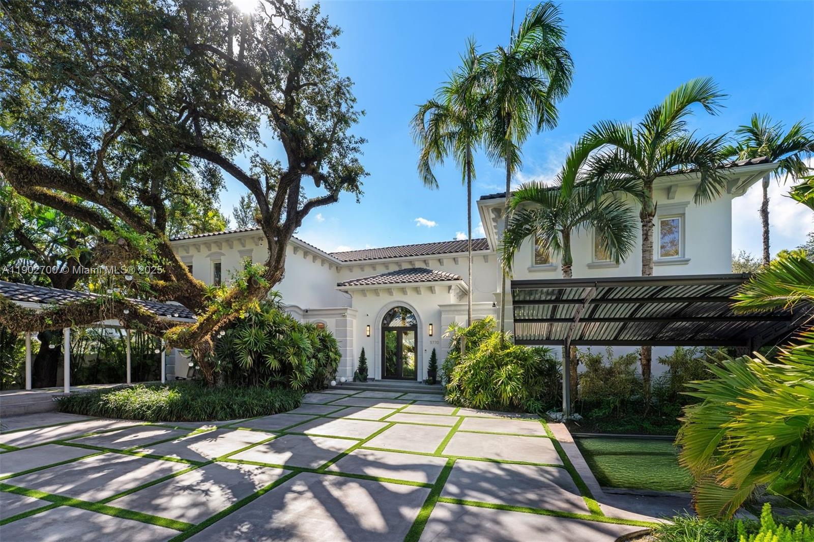 THE PALM ESTATES - Residential