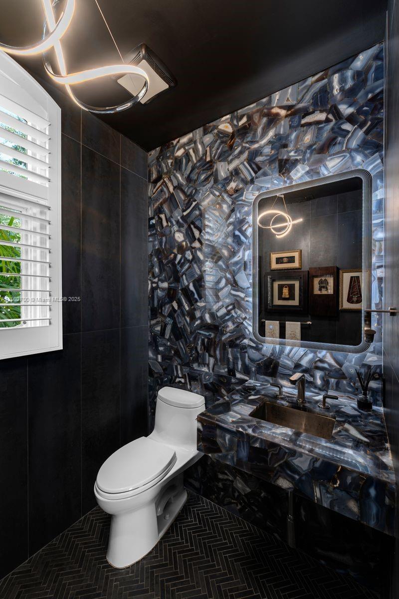 THE PALM ESTATES - Residential