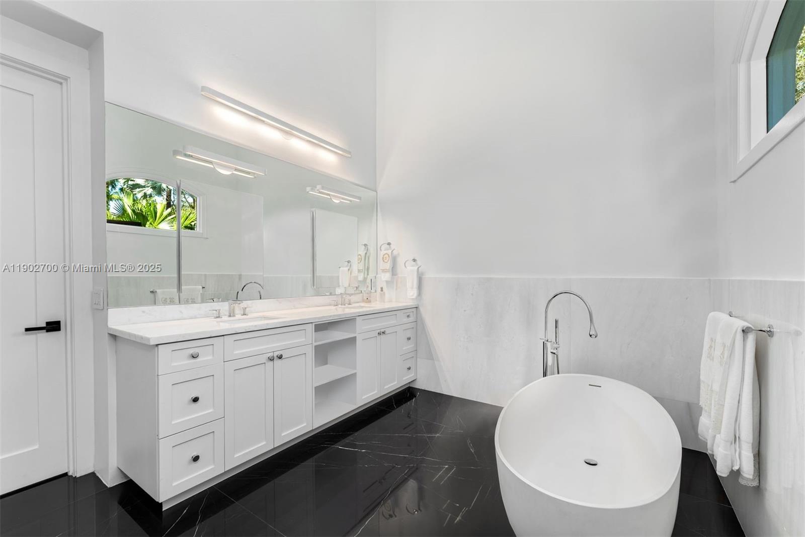 THE PALM ESTATES - Residential