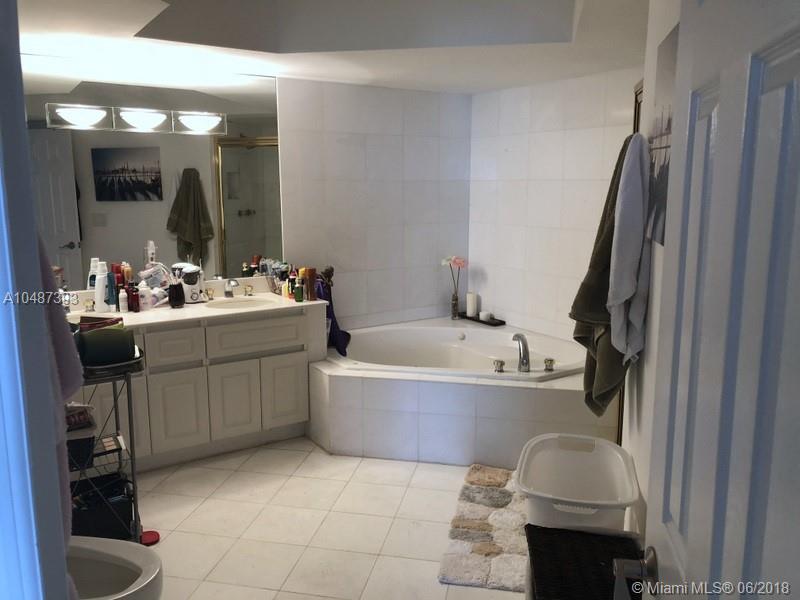 LA GORCE PALACE CONDO - Residential Lease