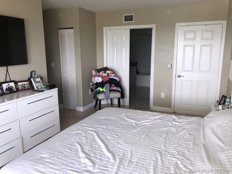 LA GORCE PALACE CONDO - Residential Lease