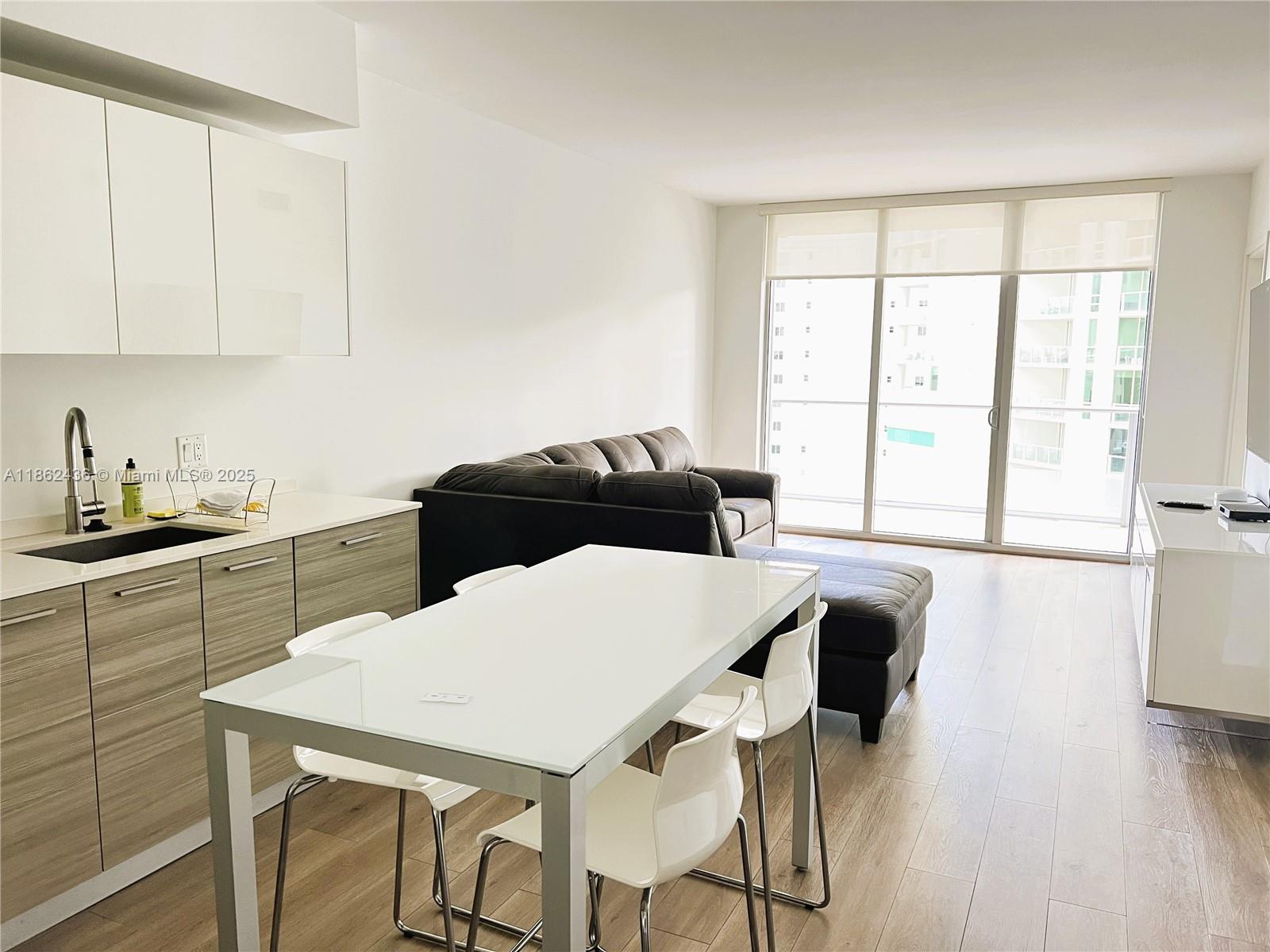 1300 Brickell Bay Dr 903