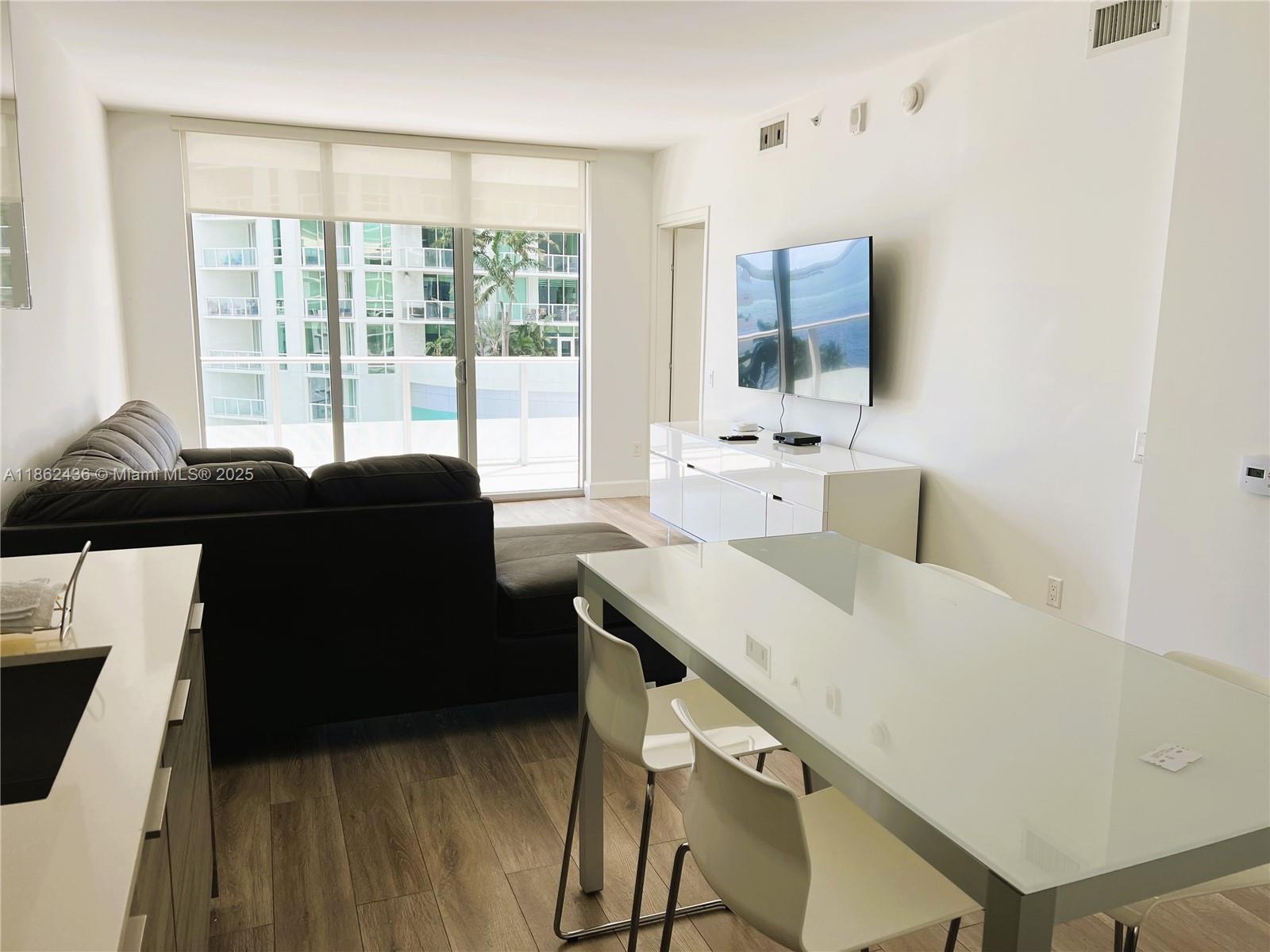 1300 Brickell Bay Dr 903