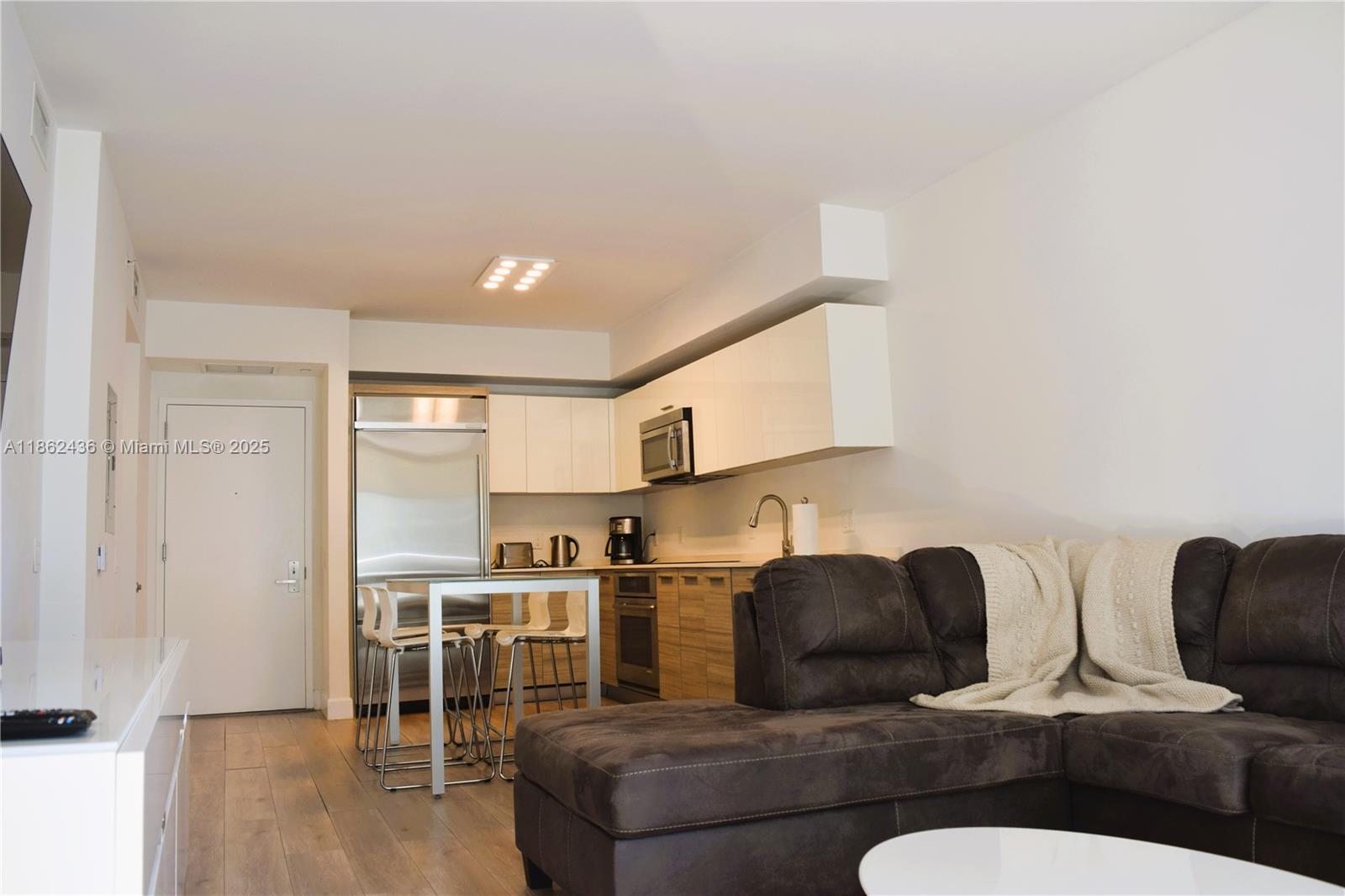 BRICKELLHOUSE CONDO - Residential