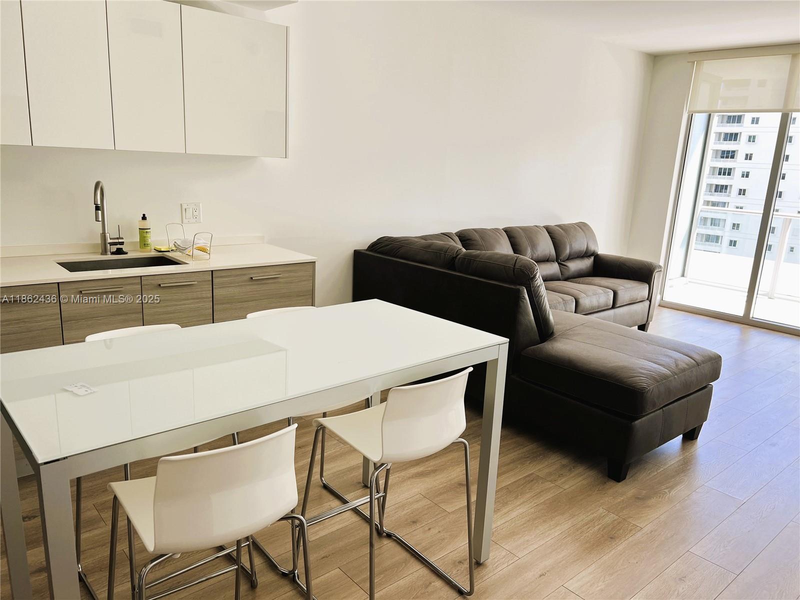 1300 Brickell Bay Dr 903