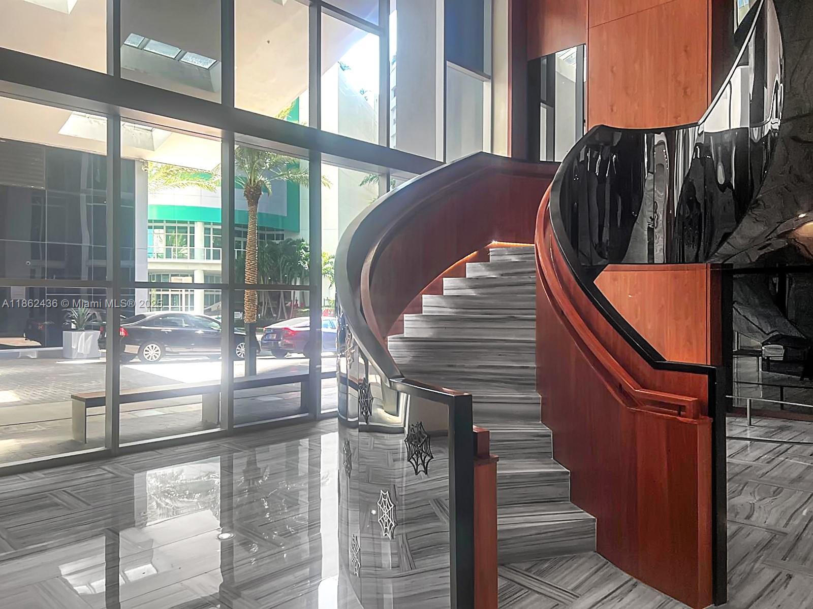 1300 Brickell Bay Dr 903