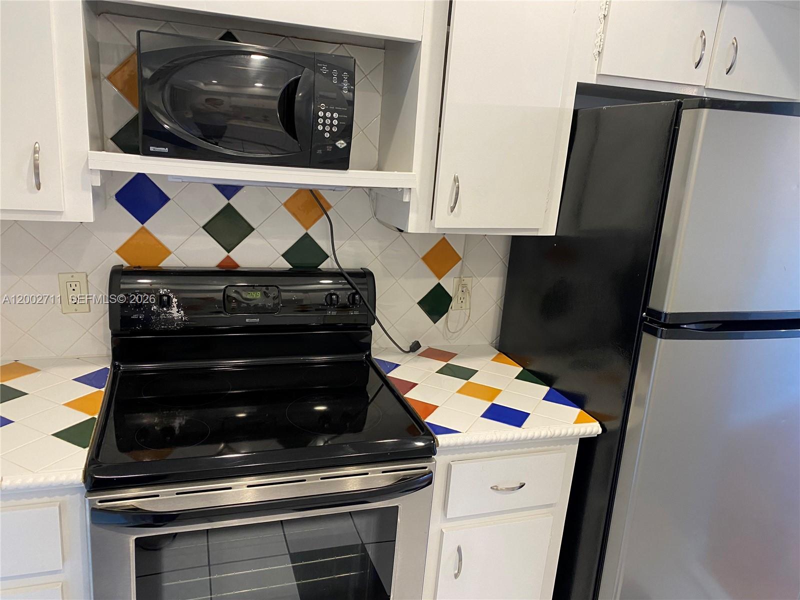 ARROWHEAD CONDO NO III - Residential Lease