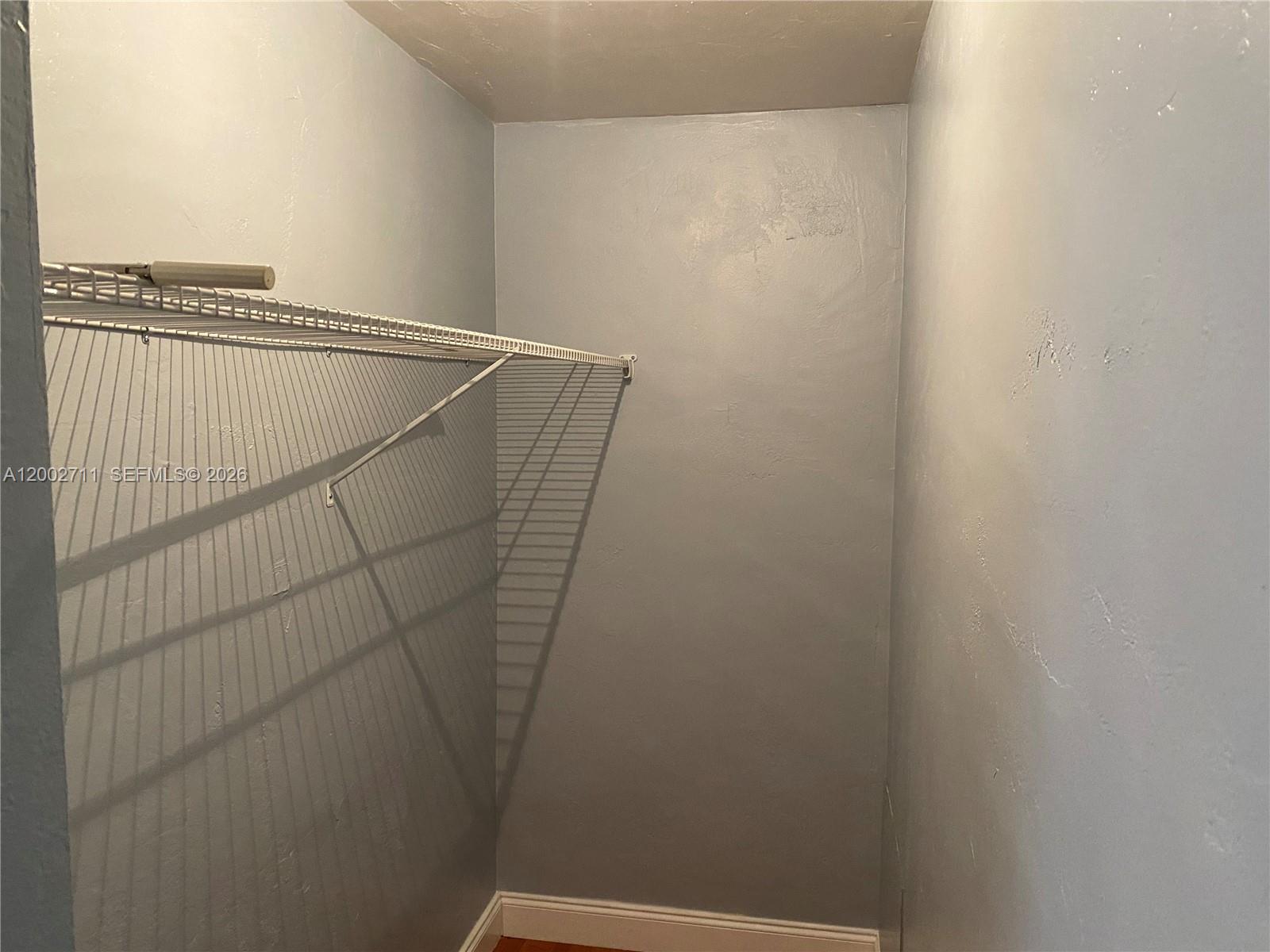 ARROWHEAD CONDO NO III - Residential Lease