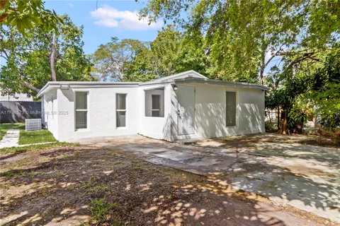 8000 NW 11th Ave, Miami, FL 33150 - MLS#: A11761573