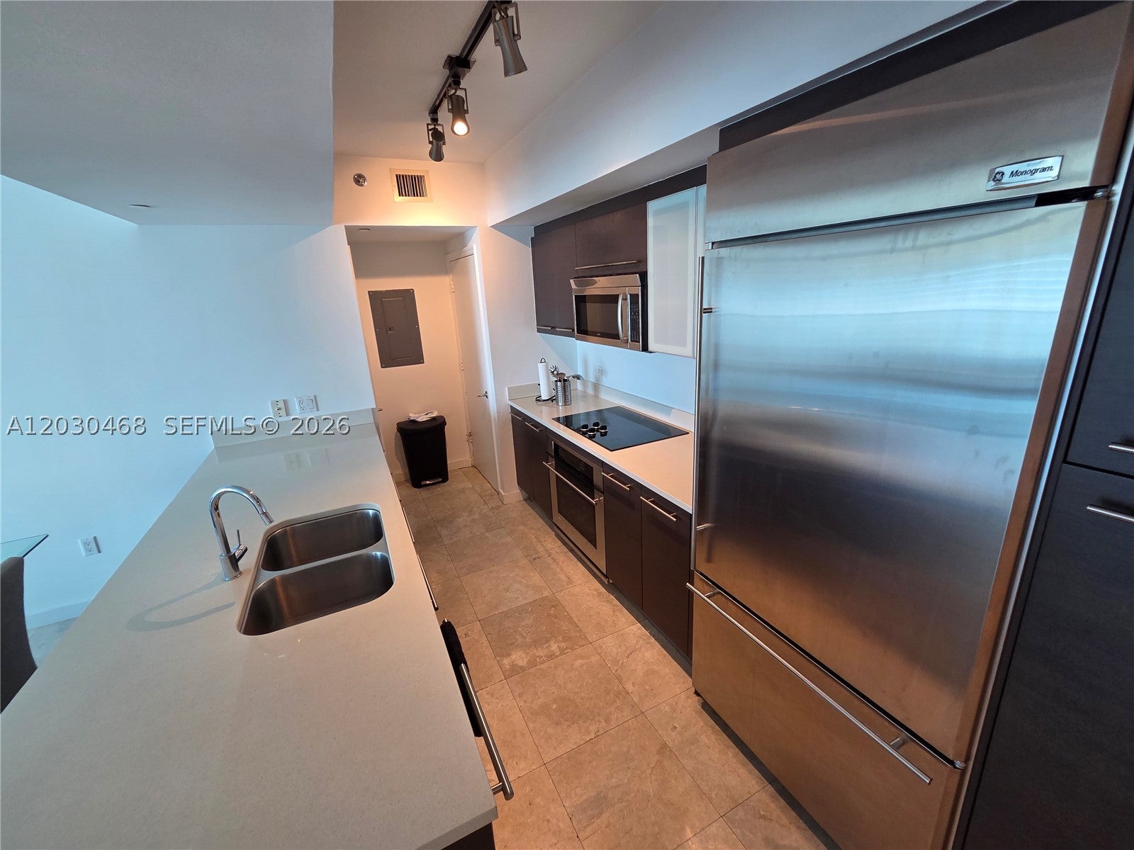 500 Brickell Ave 3105