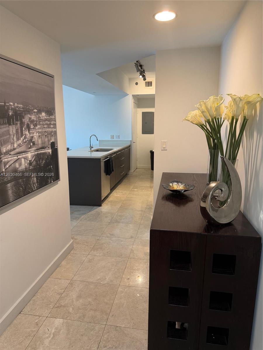 500 Brickell Ave 3105