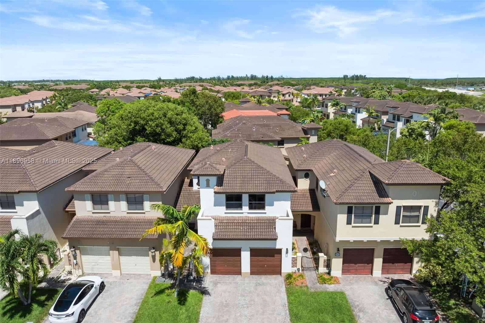 TRELLIS AT BAYSHORE - Residential