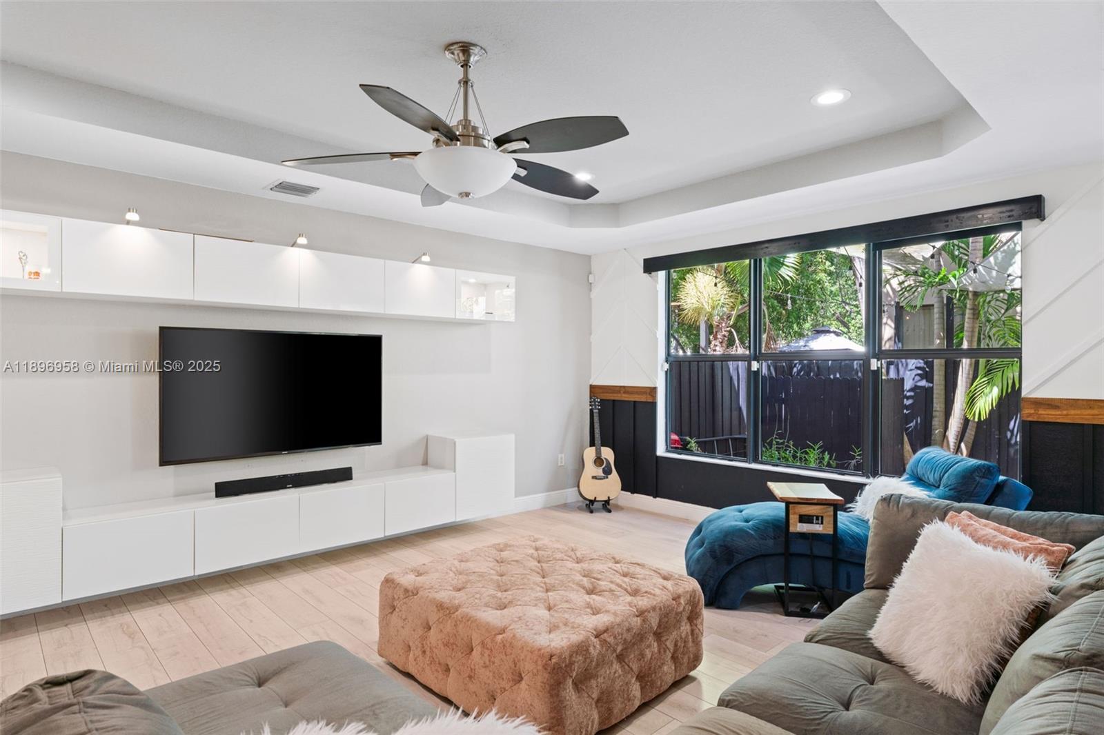 TRELLIS AT BAYSHORE - Residential