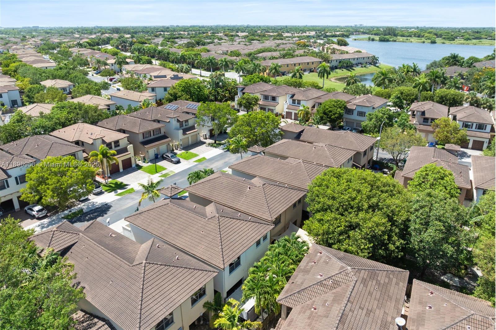 TRELLIS AT BAYSHORE - Residential