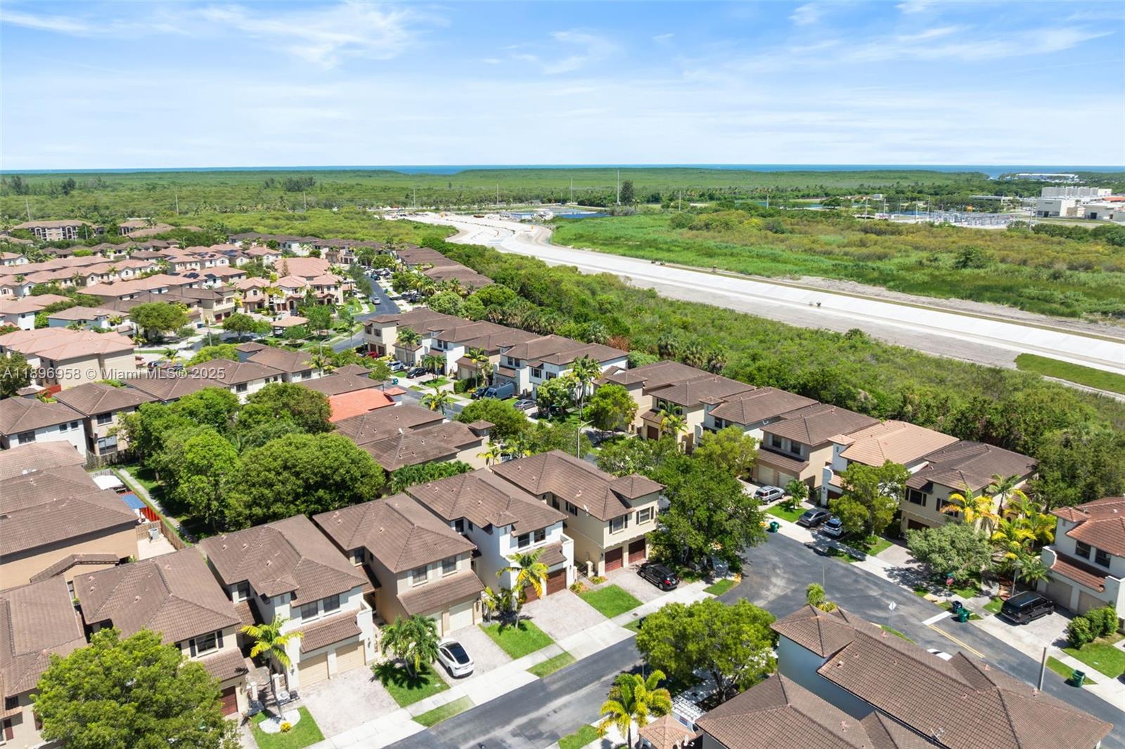 TRELLIS AT BAYSHORE - Residential