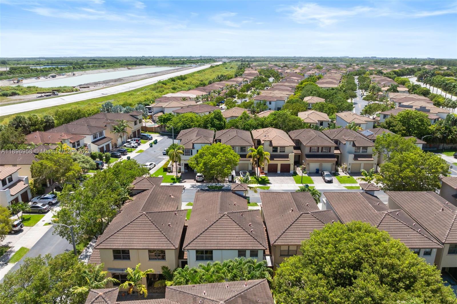 TRELLIS AT BAYSHORE - Residential
