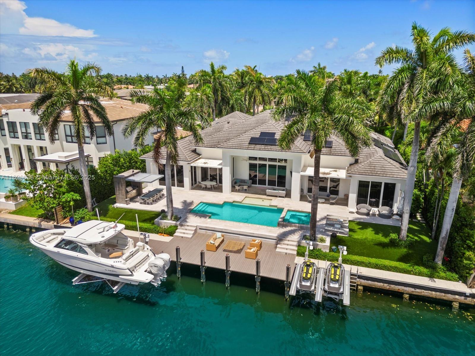 224 S Island Is