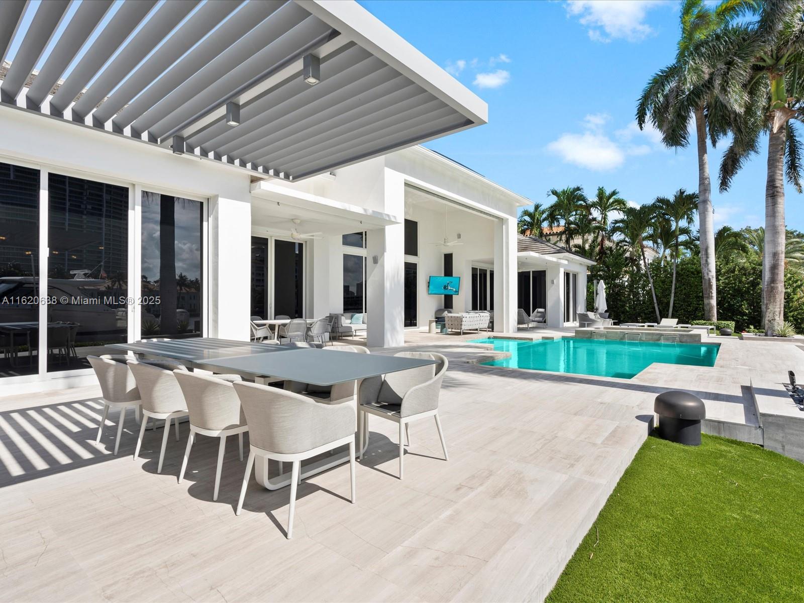 GOLDEN BEACH SEC D - Residential