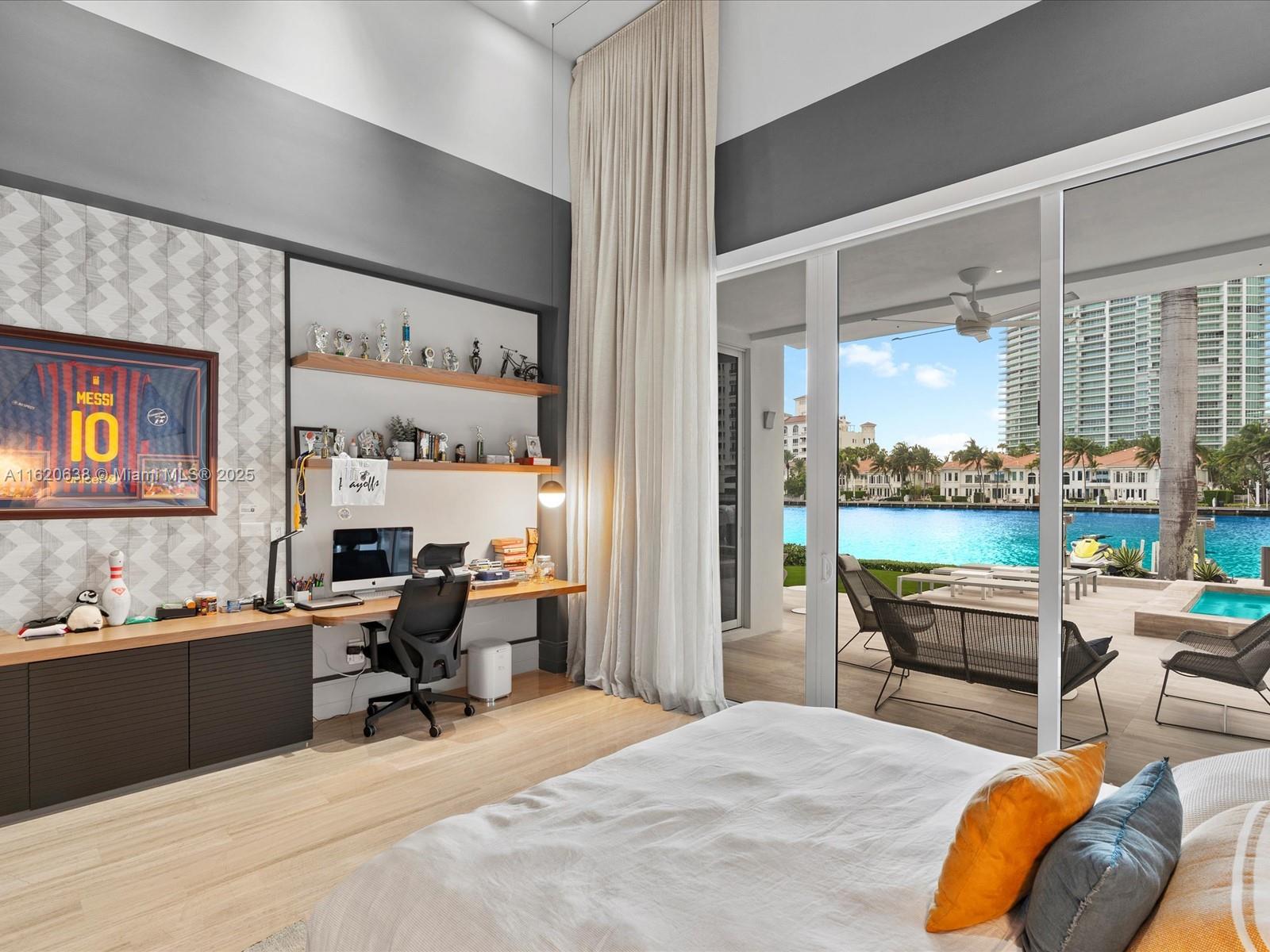 GOLDEN BEACH SEC D - Residential