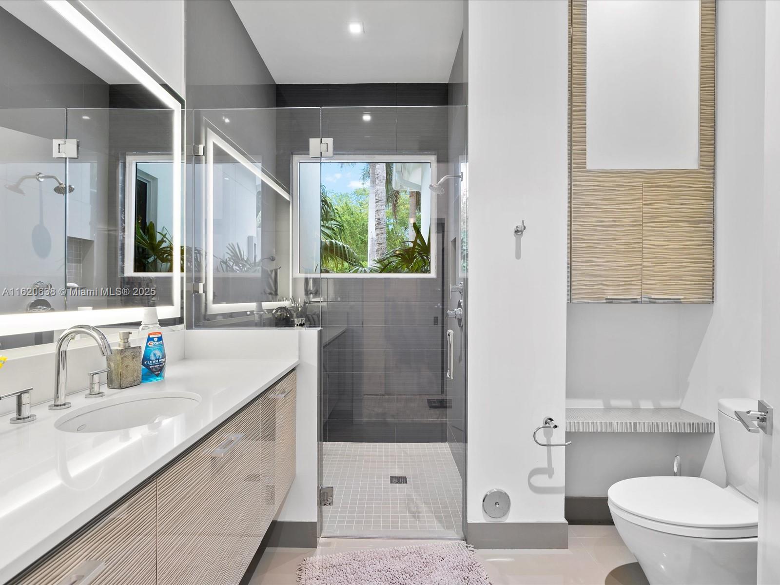 GOLDEN BEACH SEC D - Residential