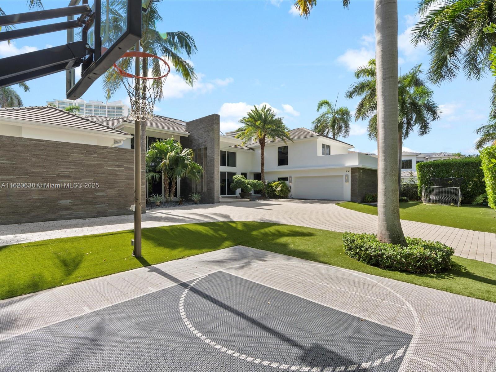 GOLDEN BEACH SEC D - Residential