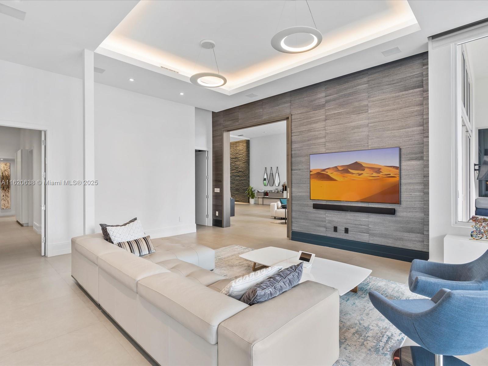 GOLDEN BEACH SEC D - Residential
