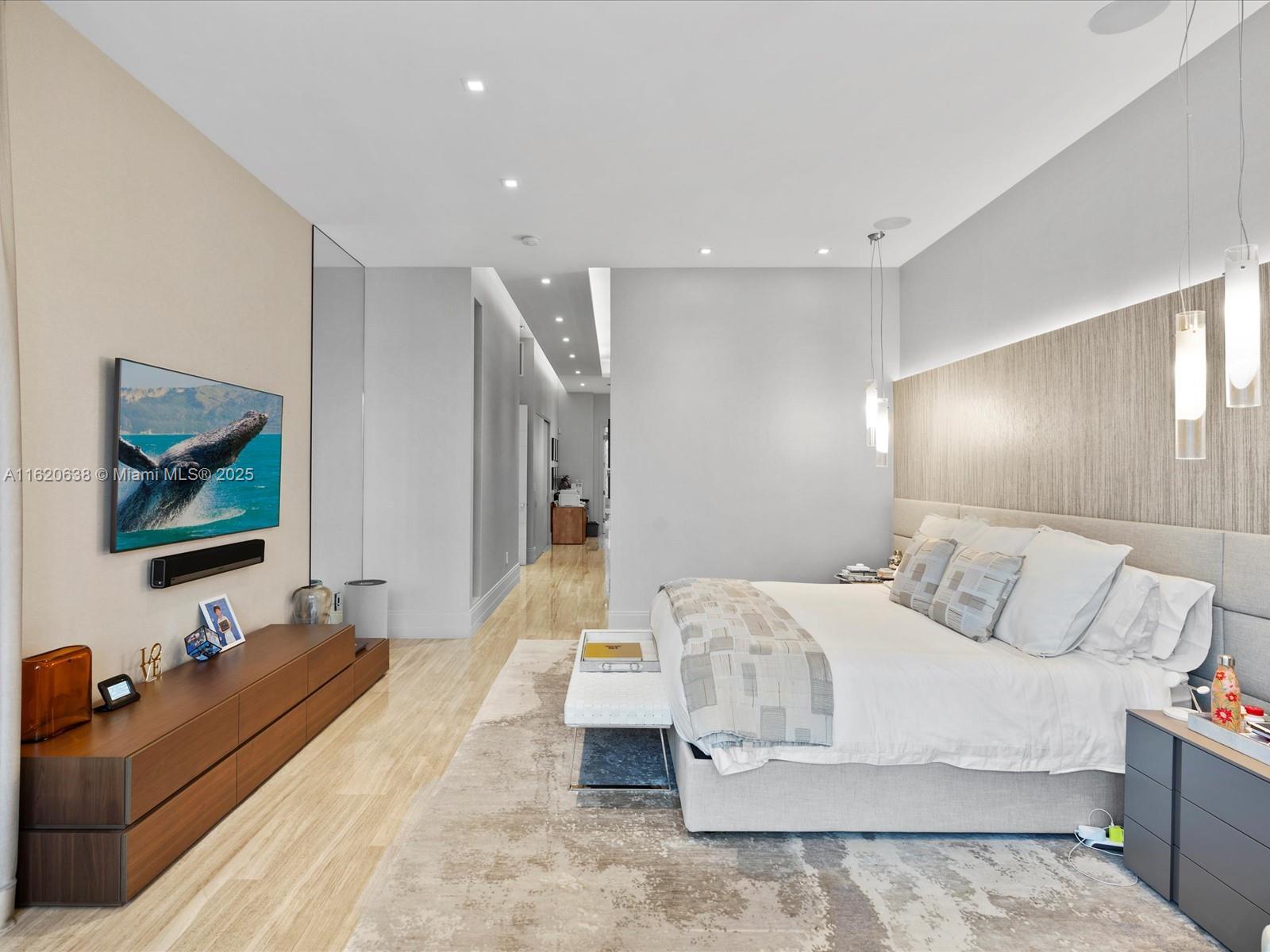 GOLDEN BEACH SEC D - Residential