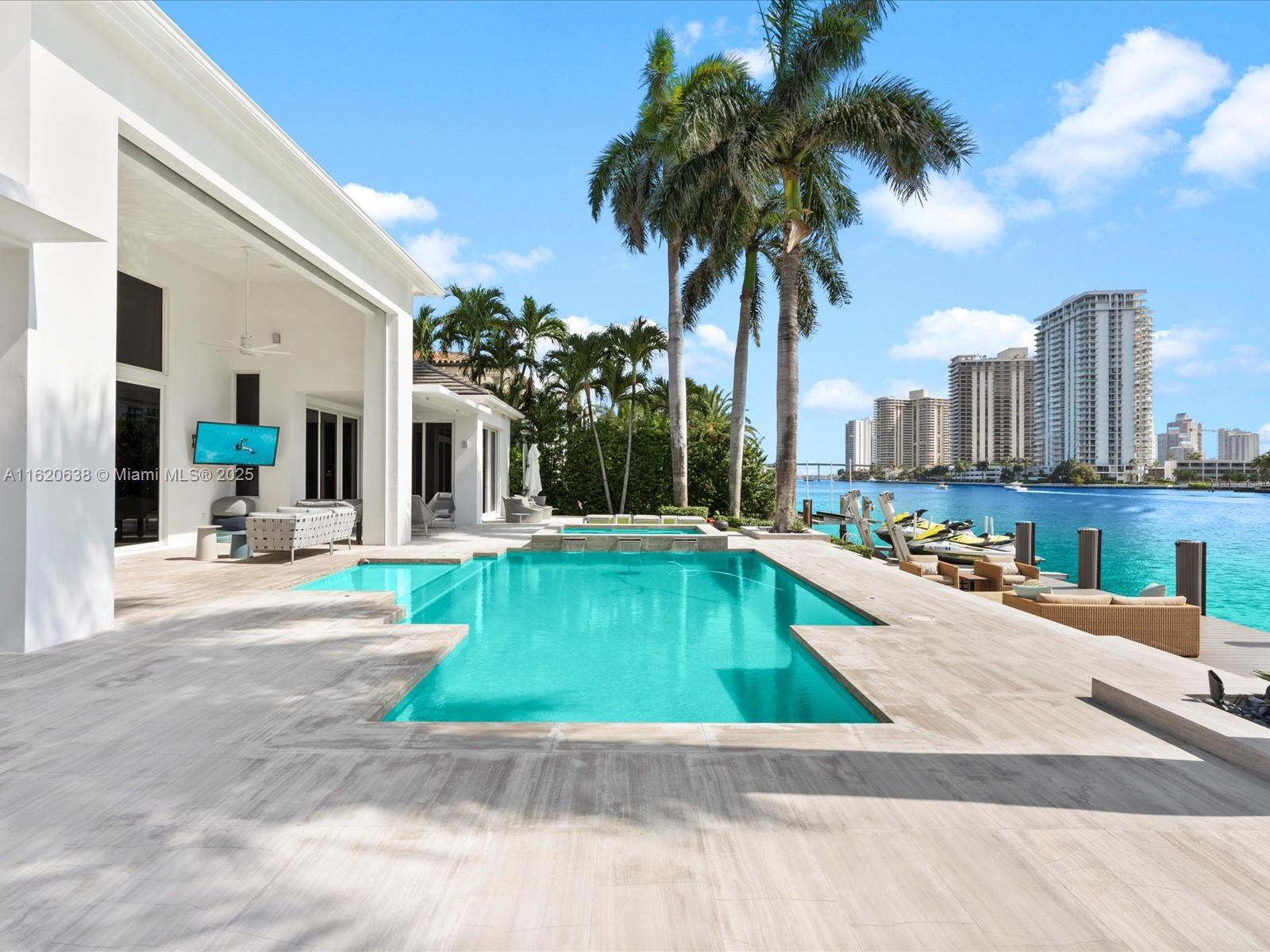 GOLDEN BEACH SEC D - Residential