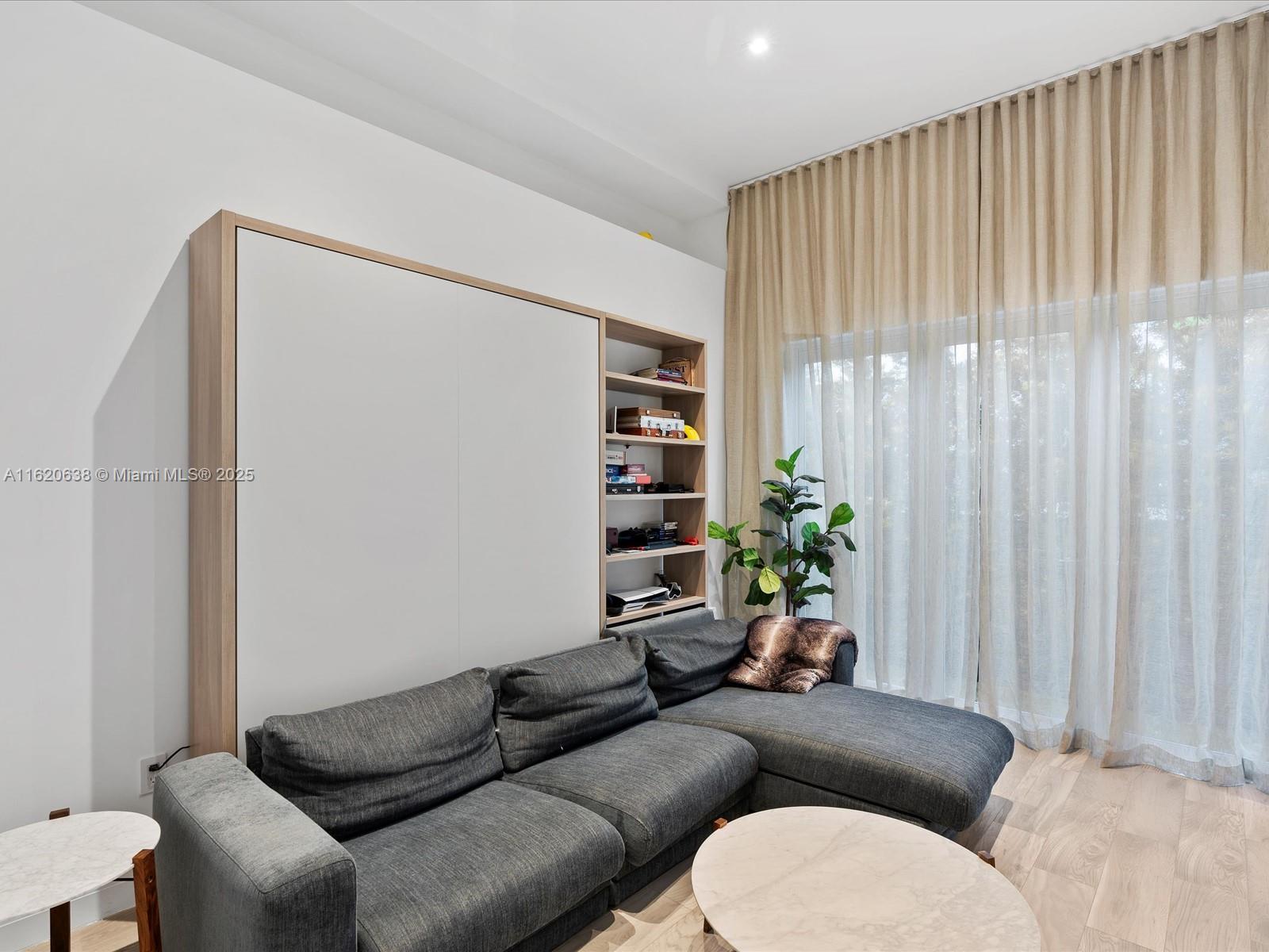 GOLDEN BEACH SEC D - Residential