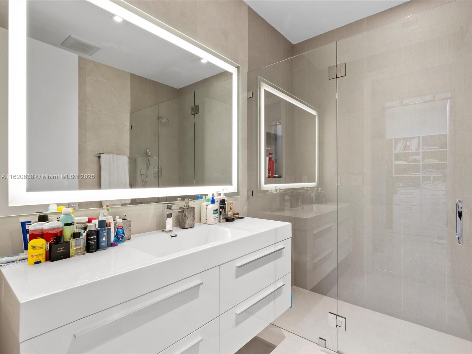 GOLDEN BEACH SEC D - Residential