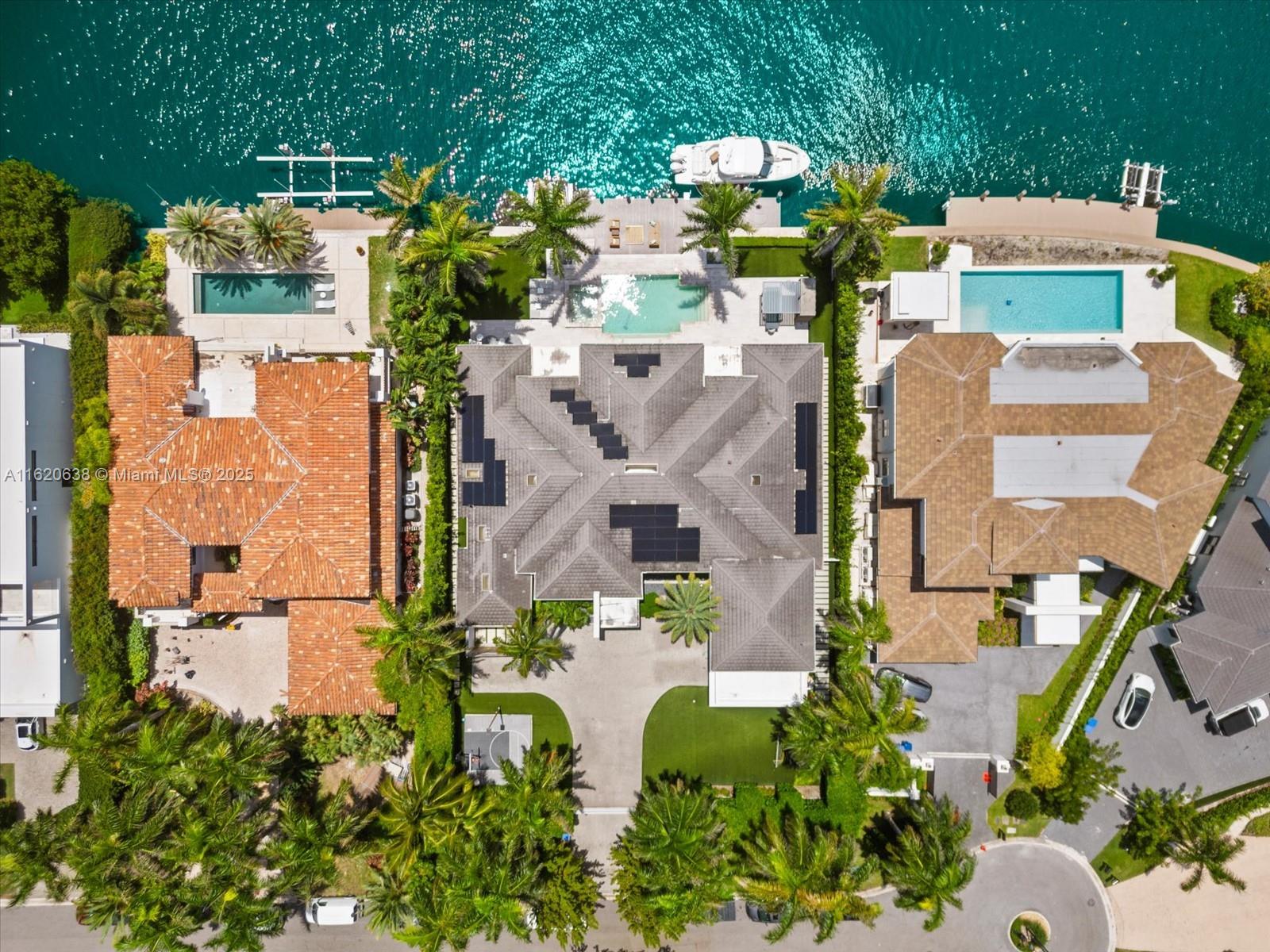 GOLDEN BEACH SEC D - Residential
