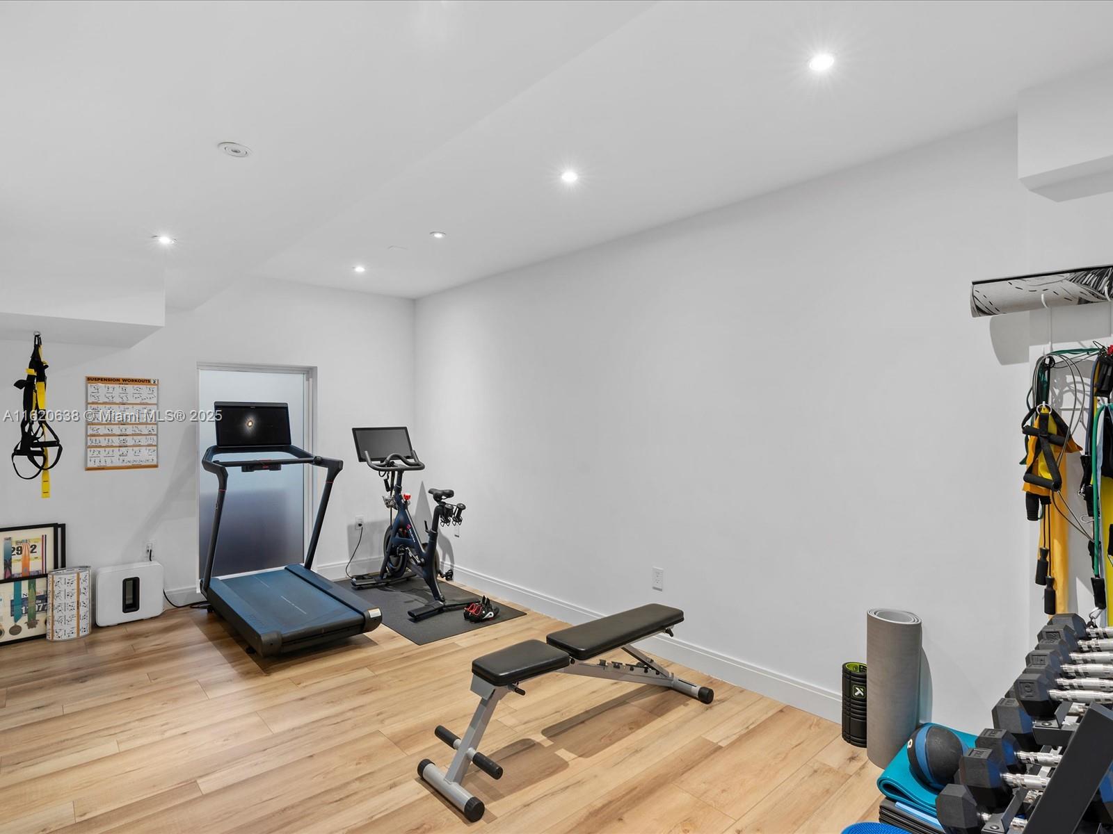 GOLDEN BEACH SEC D - Residential