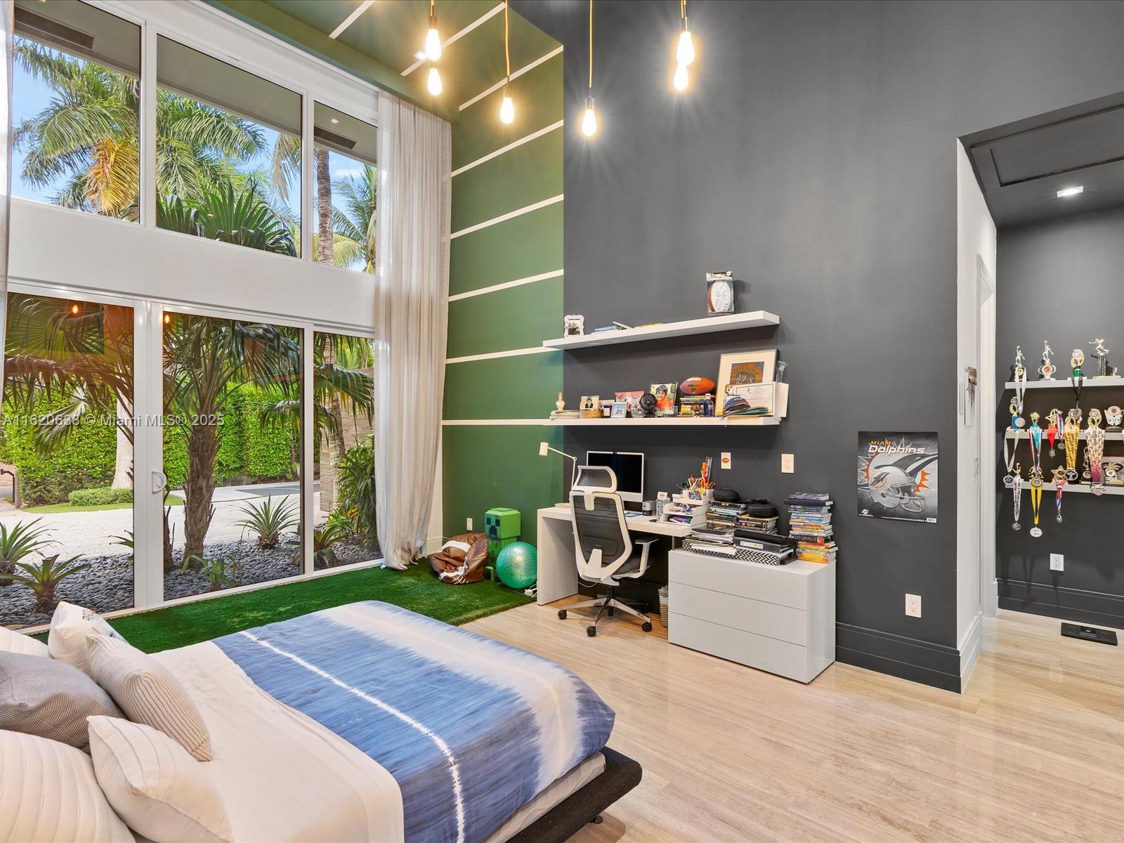 GOLDEN BEACH SEC D - Residential
