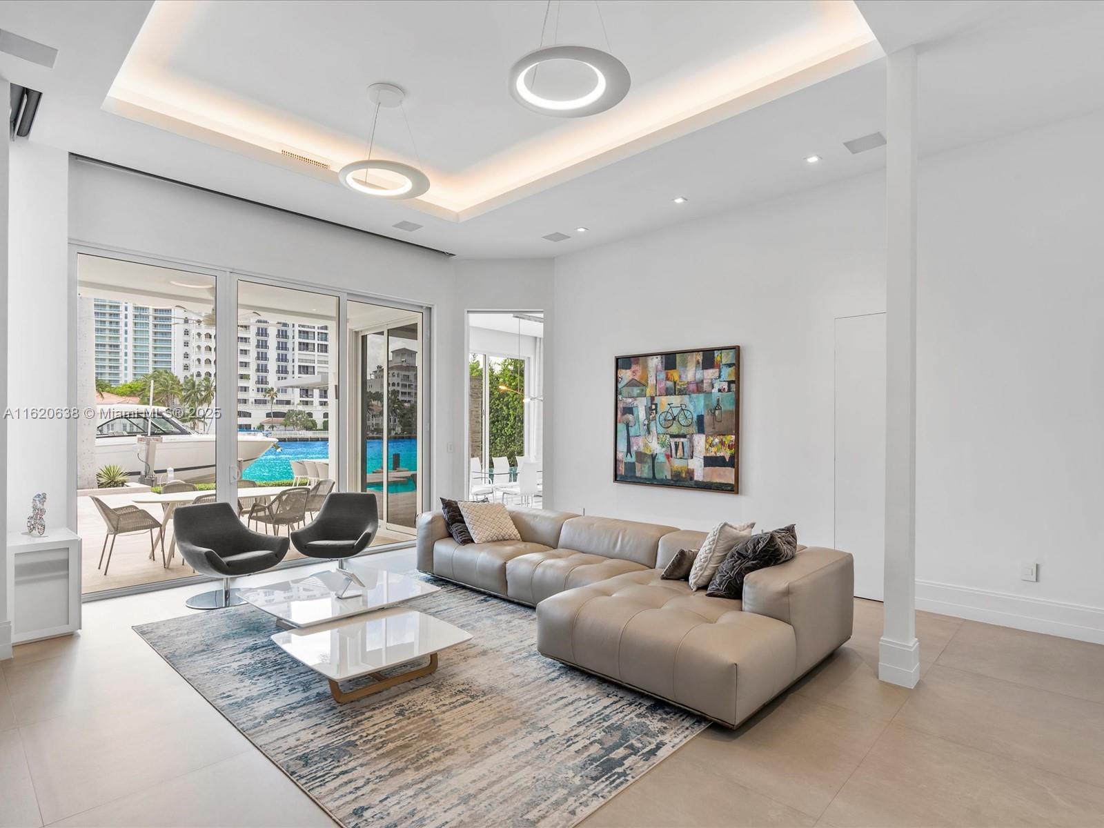 GOLDEN BEACH SEC D - Residential