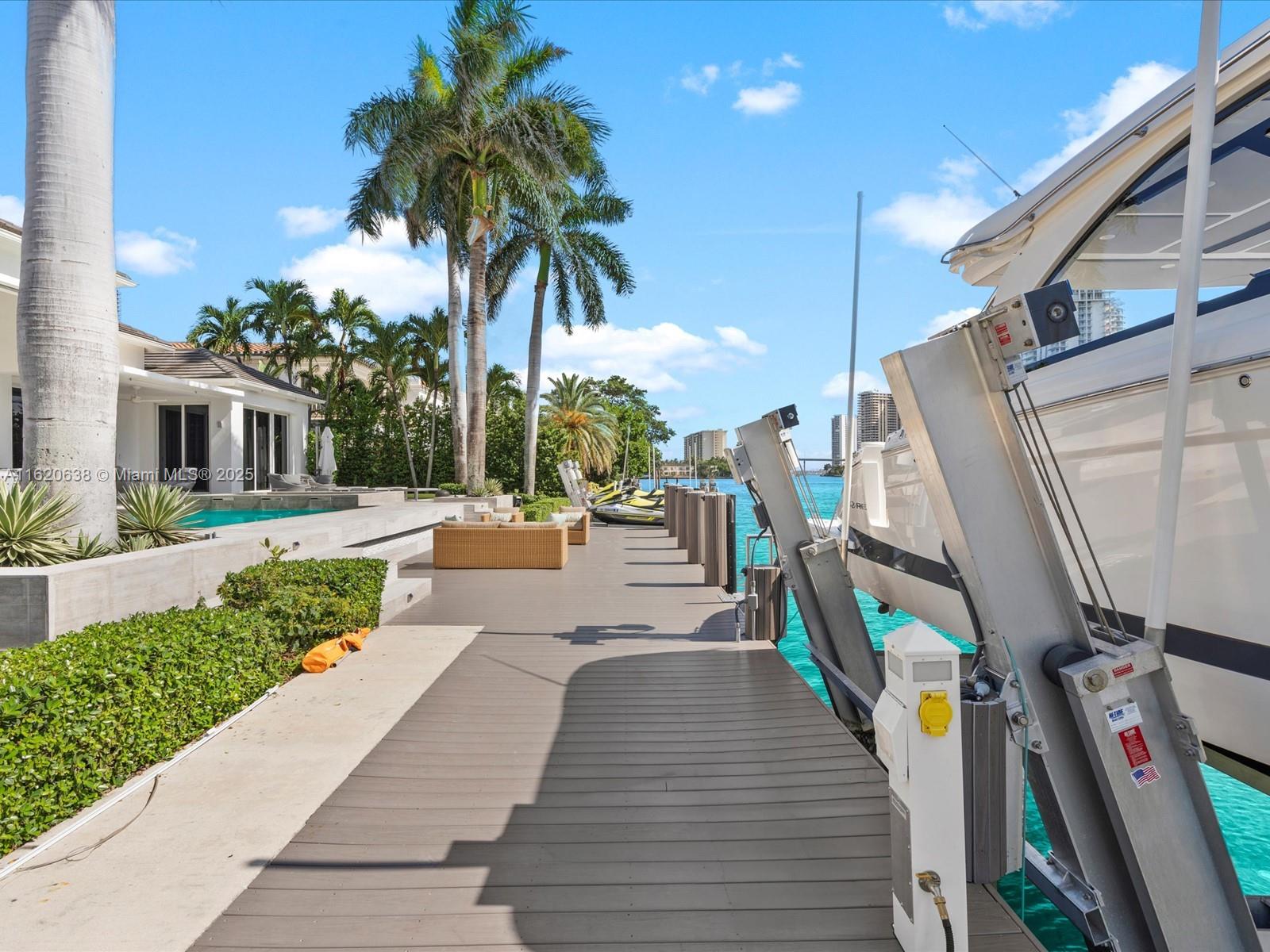 GOLDEN BEACH SEC D - Residential